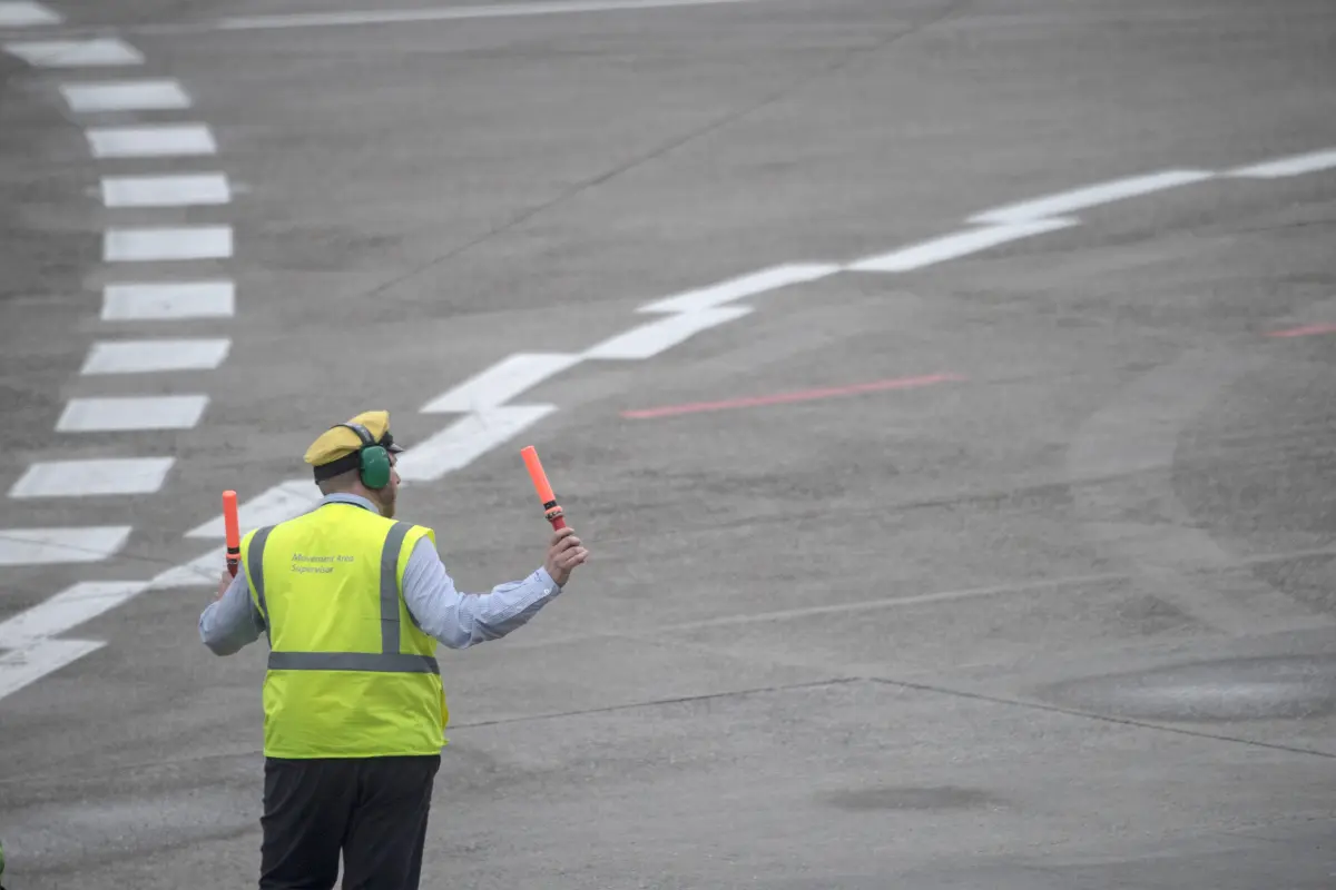 Shutdown legt US-Luftraum lahm – Flüge gestrichen, Personal ohne Lohn